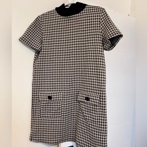Zara houndstooth mock neck dress with pockets